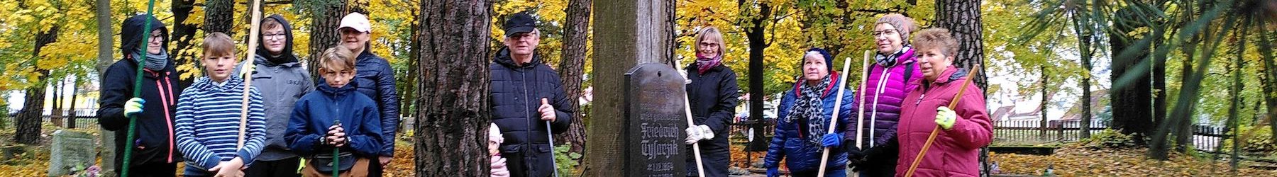 Peitschendorf – Einmal im Jahr ein anderer Friedhof