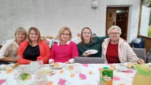 Teilnehmerinnen beim Spielen - uczestniczki podczas zabawy